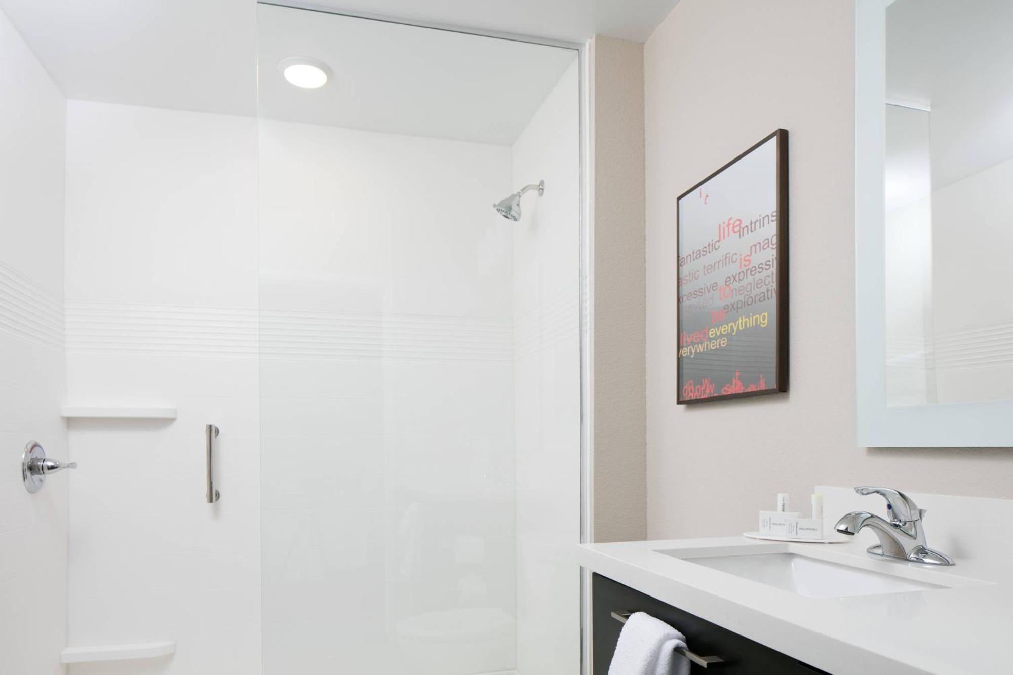 Towneplace Suites By Marriott Kansas City Airport Eksteriør bilde
