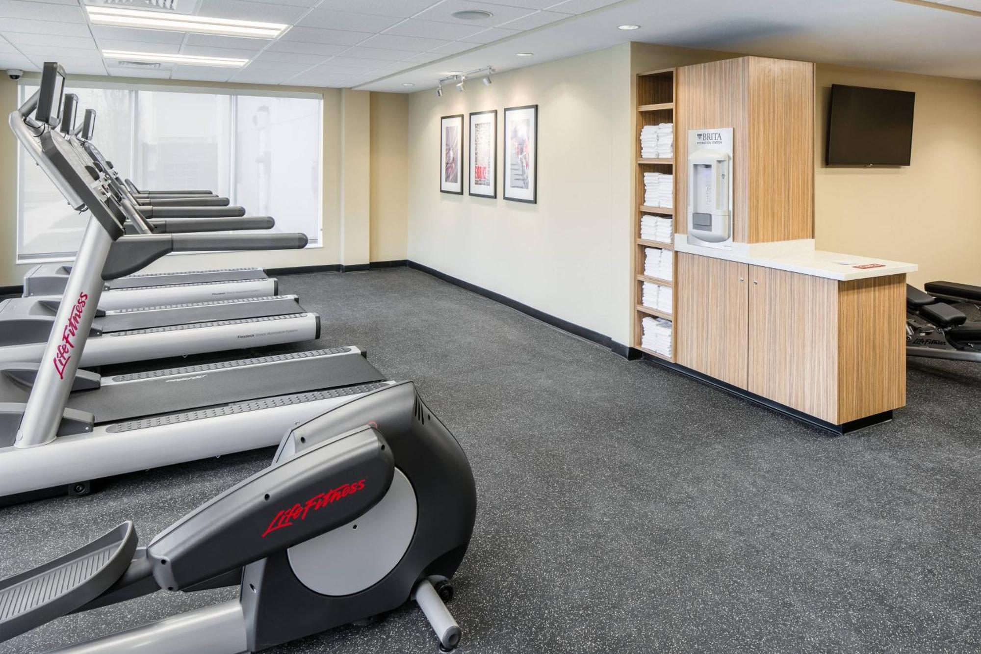 Towneplace Suites By Marriott Kansas City Airport Eksteriør bilde