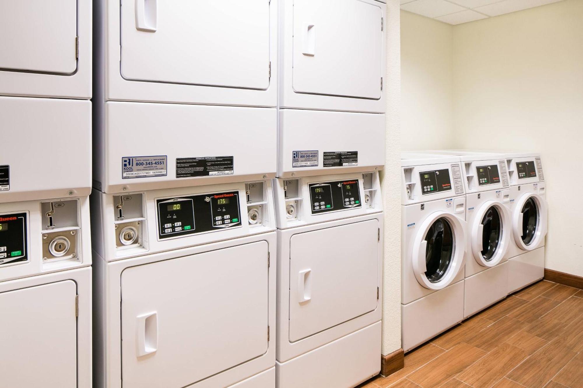Towneplace Suites By Marriott Kansas City Airport Eksteriør bilde