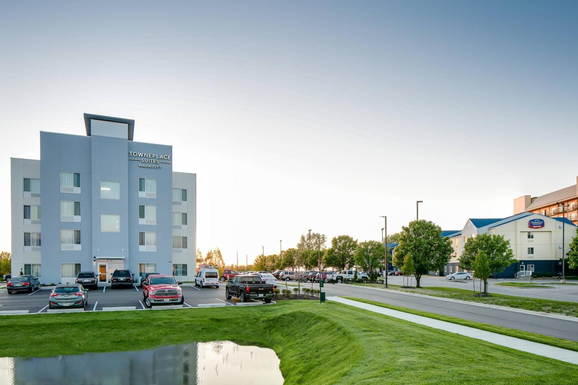 Towneplace Suites By Marriott Kansas City Airport Eksteriør bilde