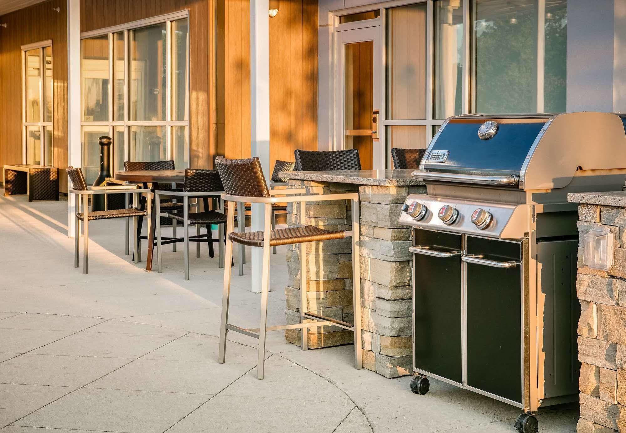 Towneplace Suites By Marriott Kansas City Airport Eksteriør bilde